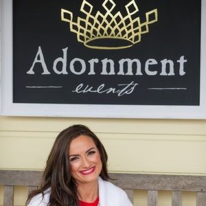 Meet your Posher, Adornment